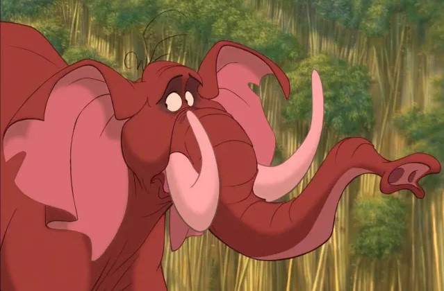 Кажется, этот слон напуган... В каком мультфильме он был таким взволнованным?