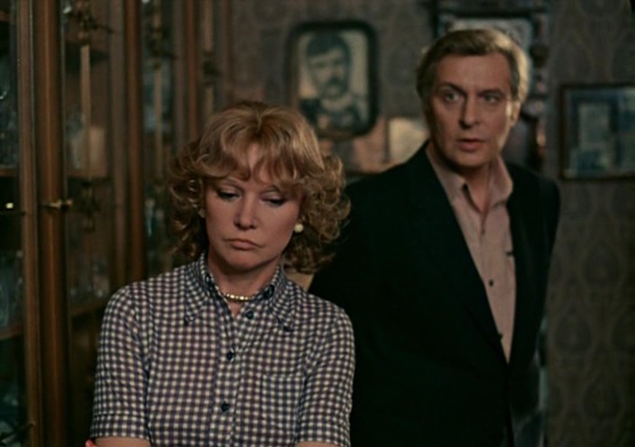 Зачем Платон едет в Грибоедов, хотя у него подписка о невыезде?