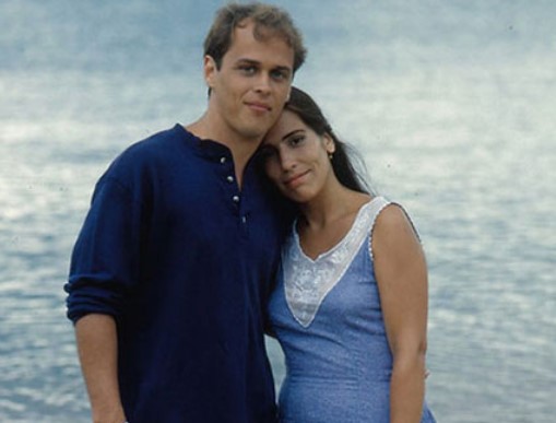 В самом начале сериала «Тропиканка» возлюбленные Летисия и Рамиру расстаются, чтобы потом встретиться спустя 20 лет. Почему?