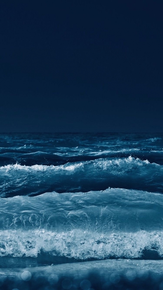 Средняя глубина Атлантического океана составляет ?