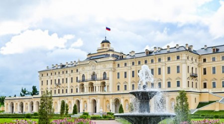 Какой дворец является резиденцией Президента РФ в Санкт-Петербурге?
