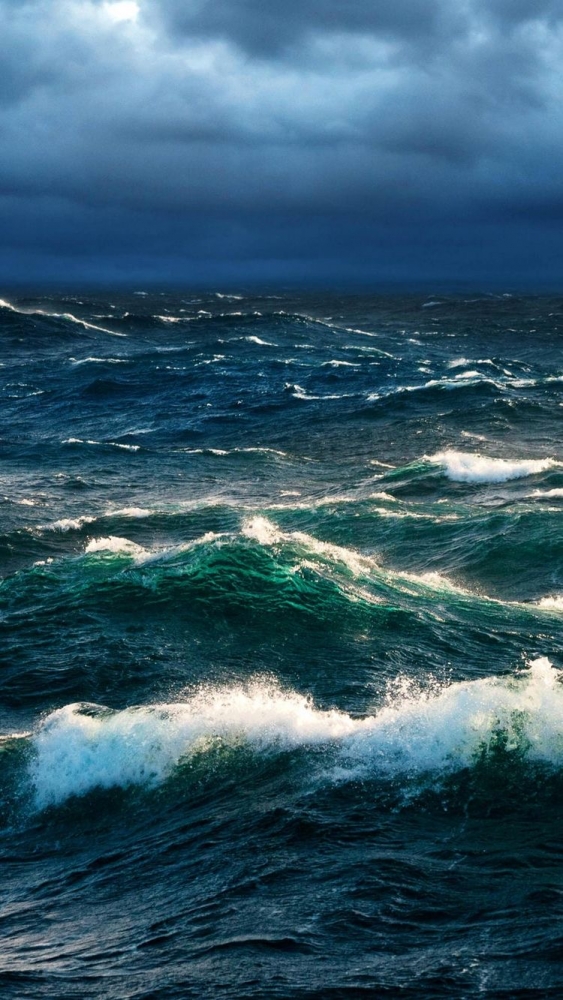 Какого глубоководного желоба НЕТ в Атлантическом океане?