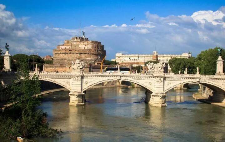 На какой реке стоит Рим?