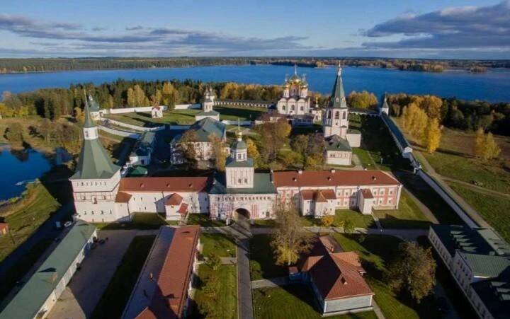 Что прославило город Валдай?