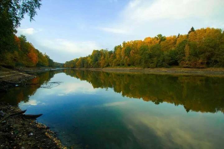 В какое море впадает река Урал?