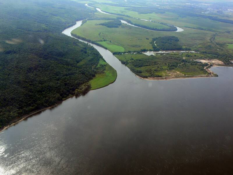 Как называется место где река впадает в море?