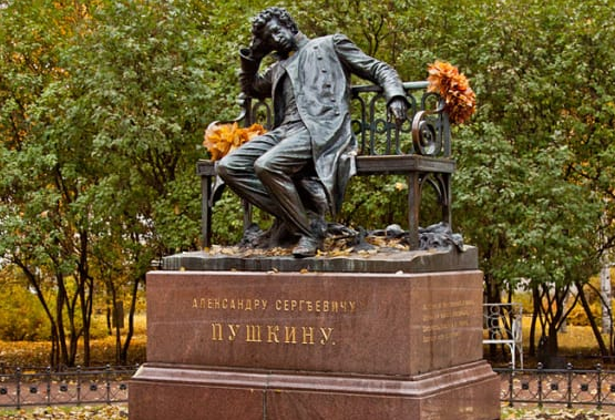 Какой памятник воздвиг себе поэт А.С. Пушкин?