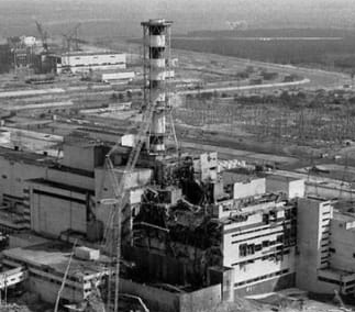 26 апреля ____ года происходит авария на Чернобыльской АЭС
