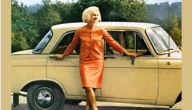 Какой советский автомобиль 1960-1970х годов выпускался и с правым рулём и с автоматической коробкой передач?