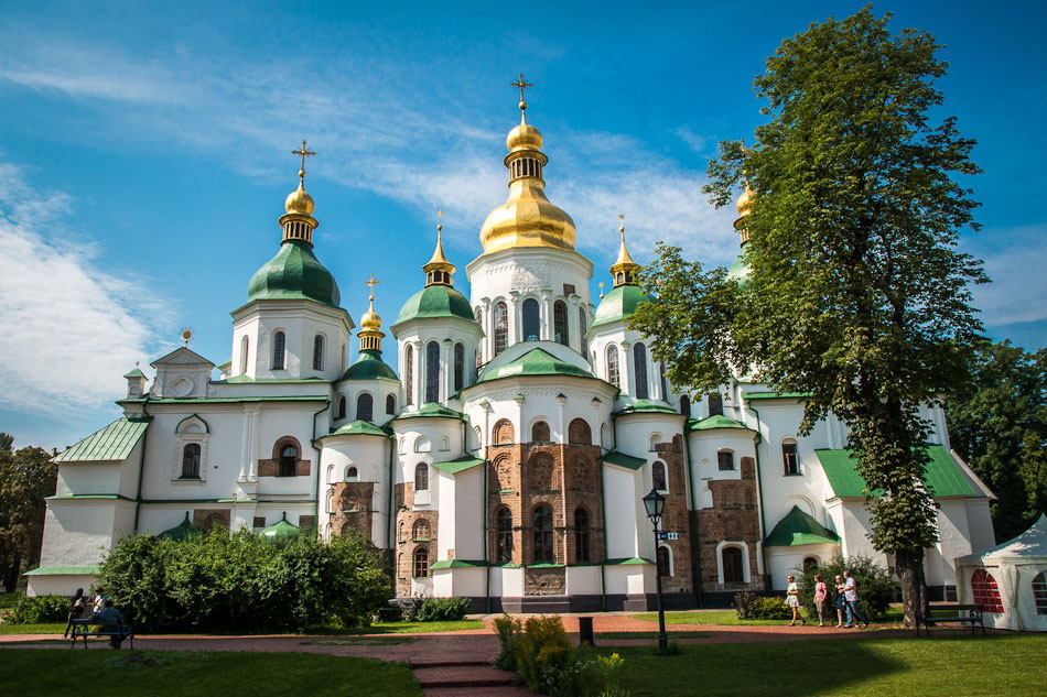 Софийский собор в Киеве был заложен Ярославом Мудрым на месте разгрома в 1036 году...