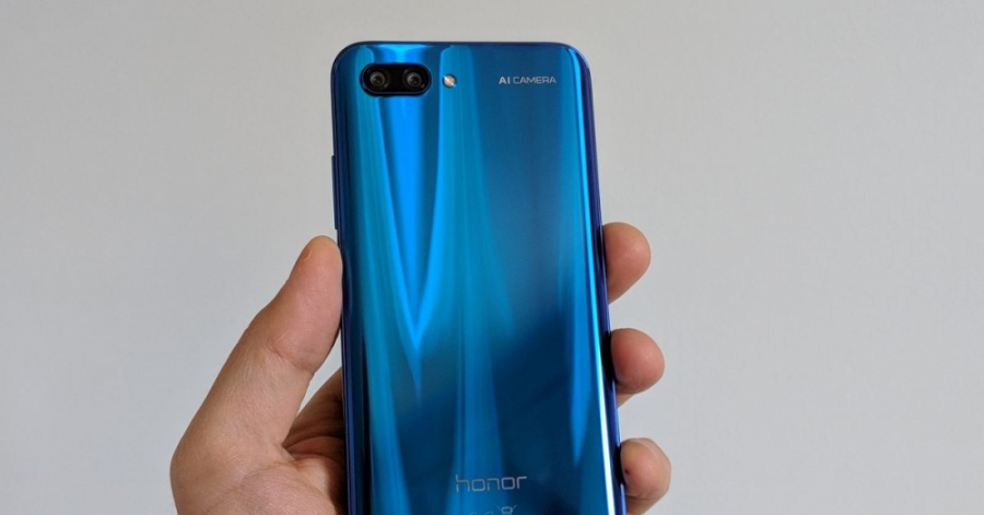 Huawei Honor 10: Прекрасный телефон с отличной камерой Huawei Honor 10: Прекрасный телефон с отличной камерой