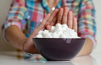 Диета без сахара: как распознать сахар в составе и чем заменить